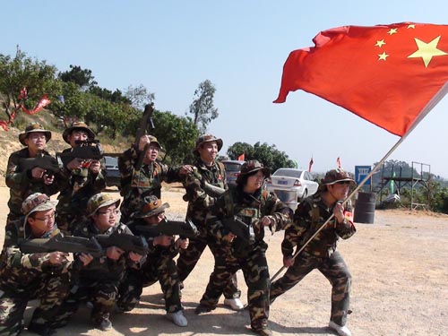 周末帶上M子一起來玩刺激的真人CS野戰(zhàn)吧！等你哦！